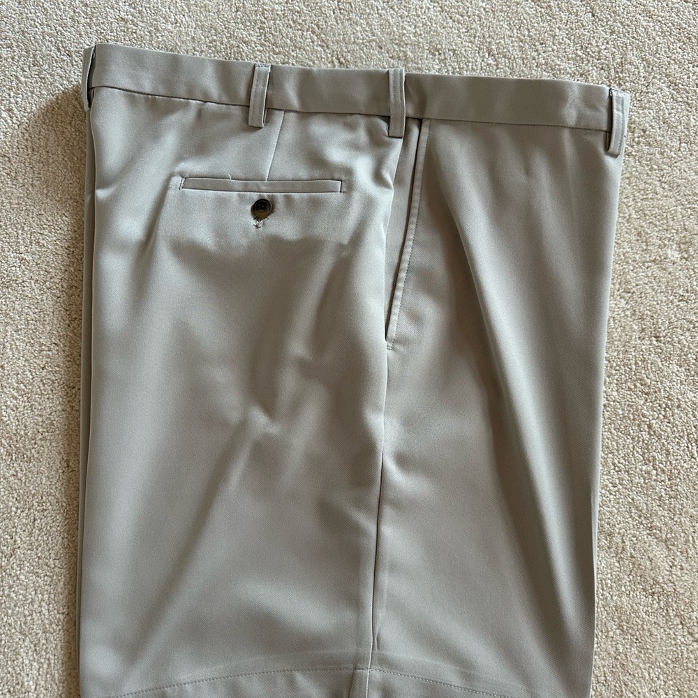 Haggar Men's Tan Flat Front Shorts